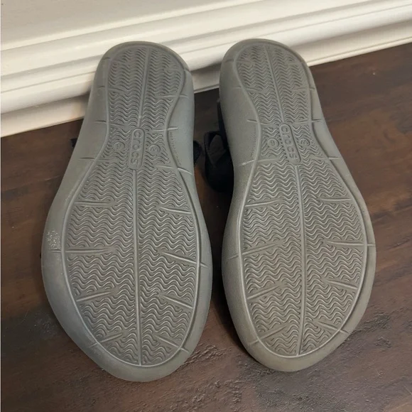 Crocs Black Swiftwater Webbing Sandals Women's size 6 - Picture 8 of 9